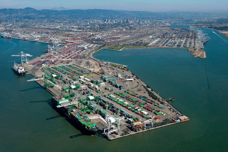 Puerto de Oakland compra mega grúas y se posiciona en EE.UU. - Camae